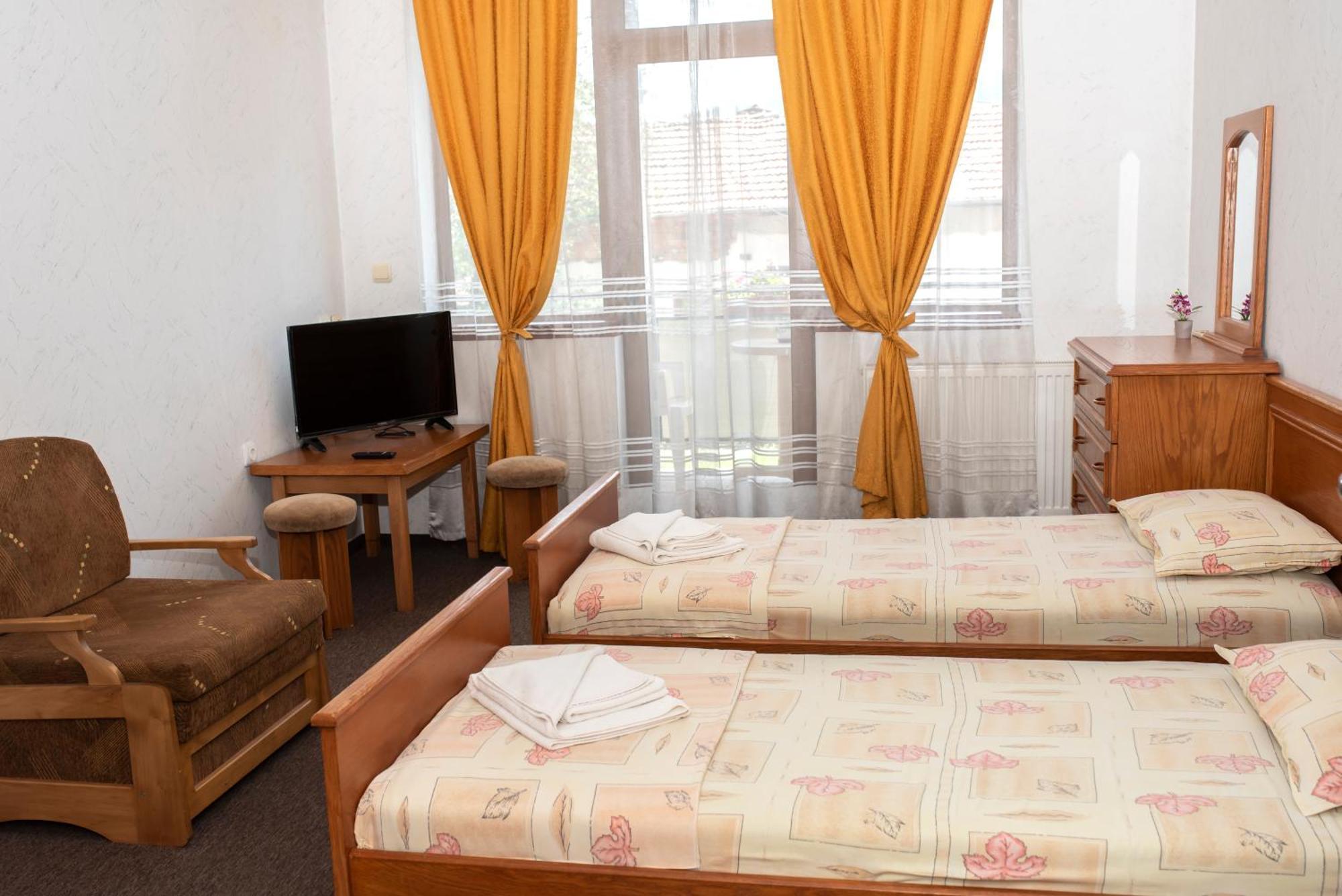 Комплекс Плавис Tryavna Extérieur photo