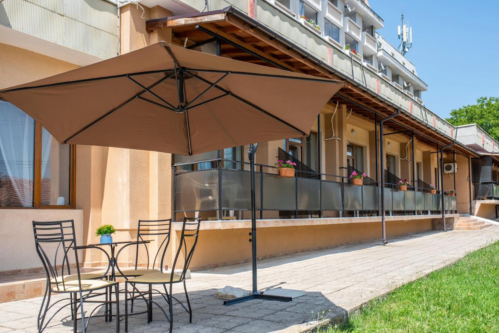 Комплекс Плавис Tryavna Extérieur photo